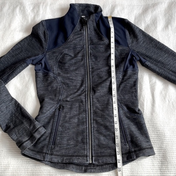 lululemon Forme Jacket in Reversible Slub Denim Inkwell Size 8 - Picture 6 of 10